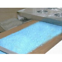 化工粉狀微波干燥設備、工業(yè)烘干機，化工粉體烘干機